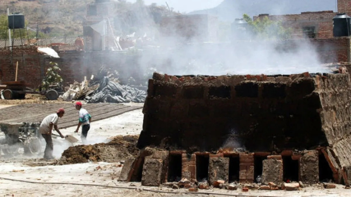 704833.jpg_554688468 Vecinos piden intervención del Ayuntamiento de SLP para frenar contaminación de las ladrilleras
