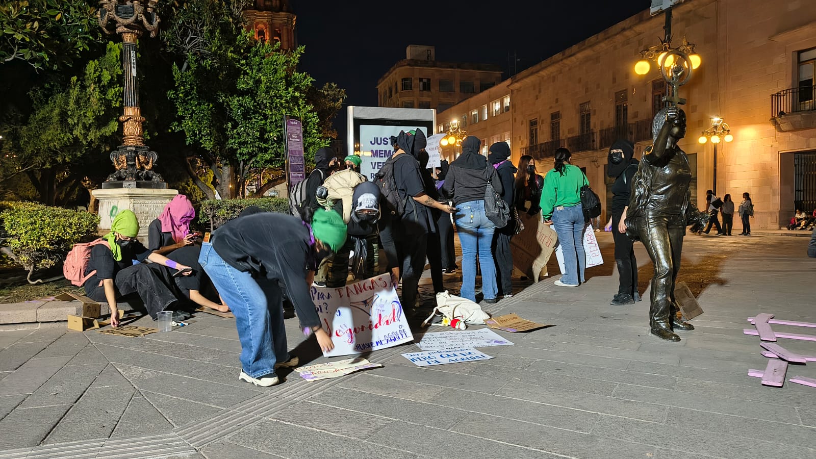 Estudiantes de la UASLP marchan en solidaridad con Facultad de Ciencias