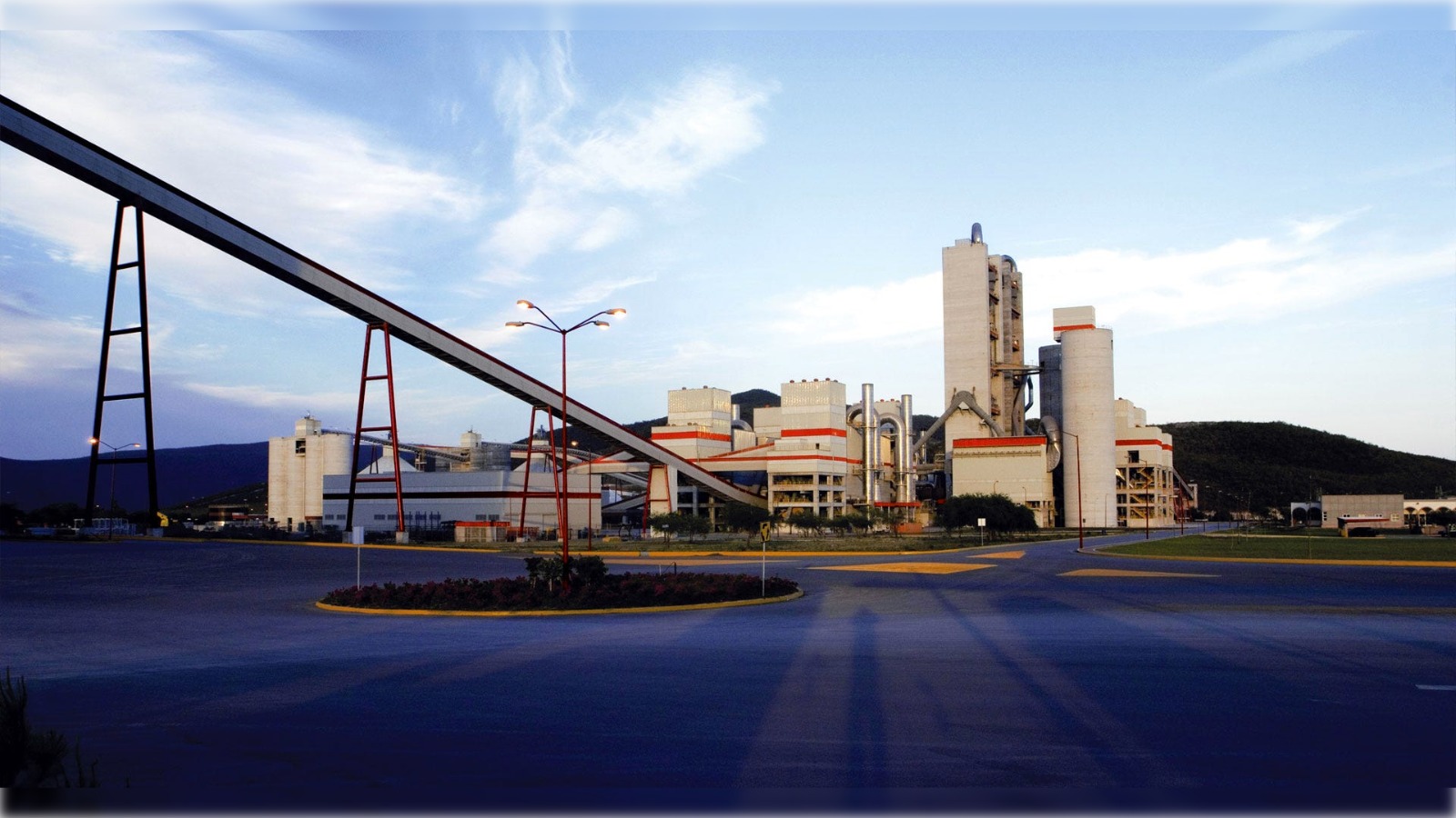 Congreso exhorta a investigar origen de polvo gris en Cerritos; piden inspecciones a Cementos Moctezuma